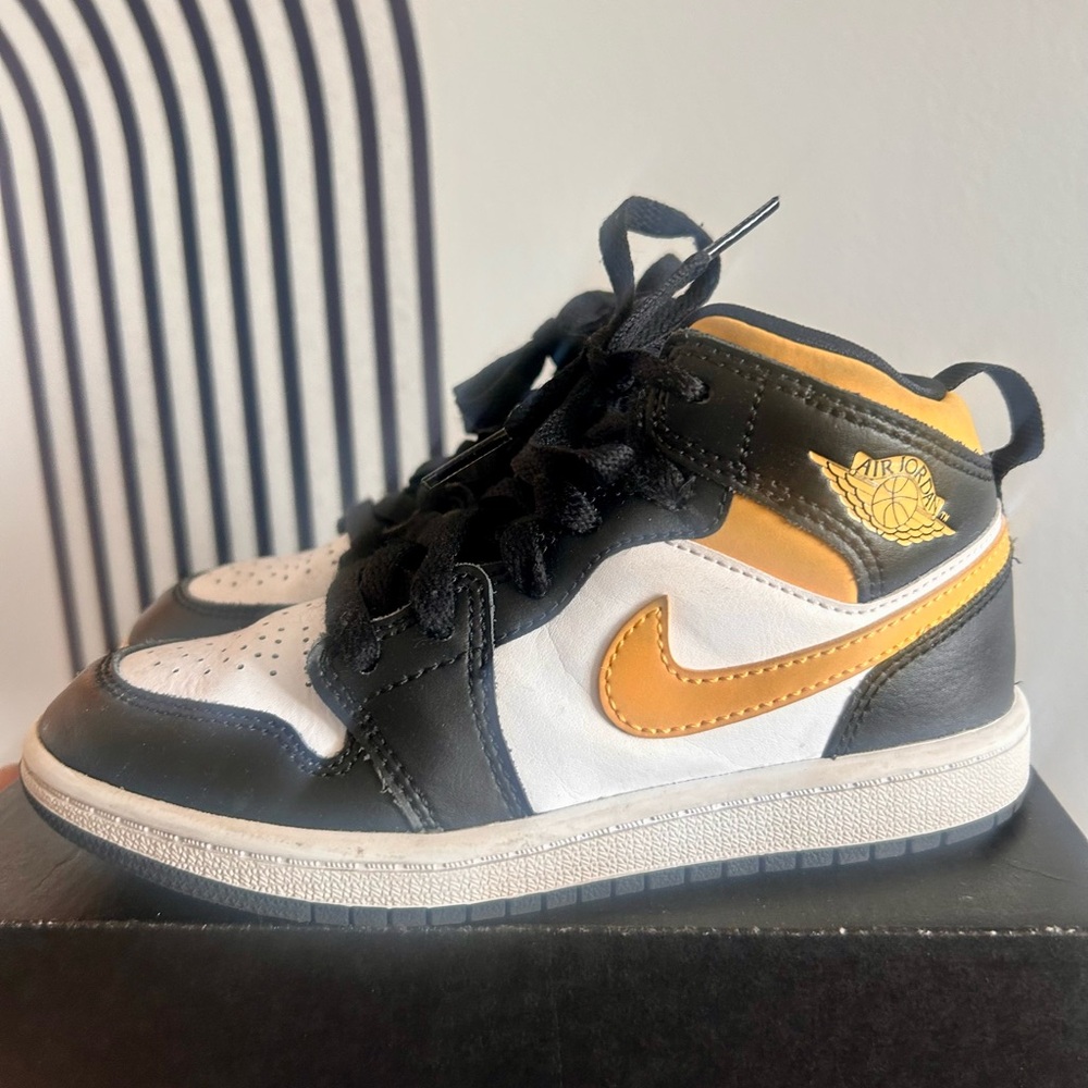 Nike Kids' Black, White, and Yellow Sneakers